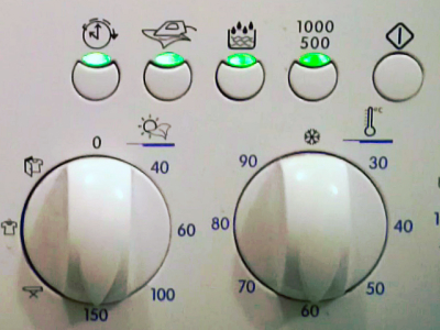 Какие поломки приводят к миганию индикаторов на стиральной машине Indesit DSG 0517