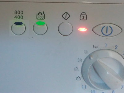 Из-за чего мигают все индикаторы на стиральной машине Indesit WITL 106