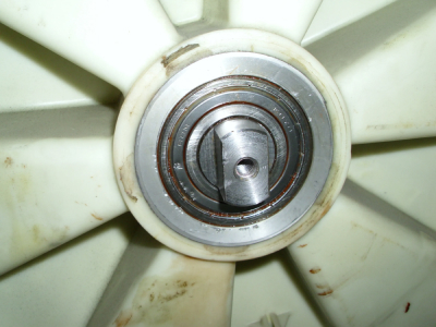 Как понять, что в стиральной машине Indesit WISL 105 сломались подшипники?
