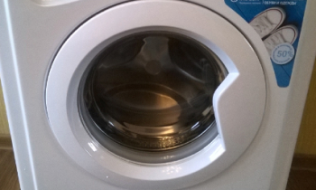 Как понять, пора менять противовесы в стиральной машине Indesit?