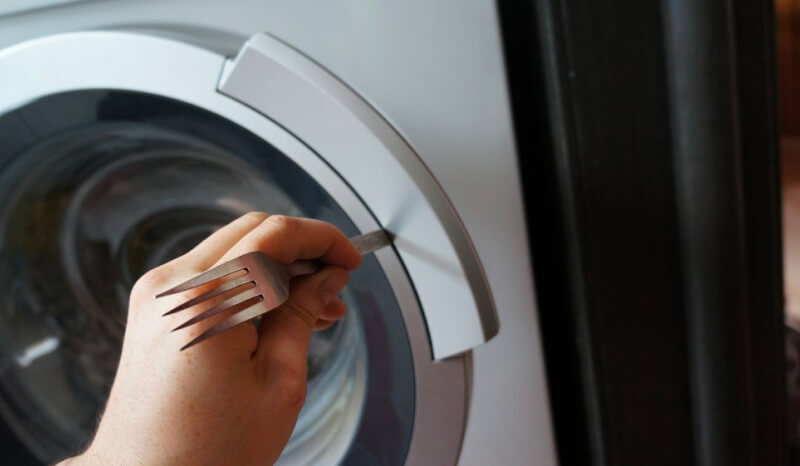 Признаки, по которым можно определить неисправность ручки в стиральной машине Indesit?